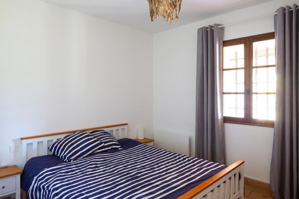 ארל Mas Provencal De 120M2 En Camargue, Avec Piscine Et Parking Inclus, Ideal Pour Des Vacances מראה חיצוני תמונה